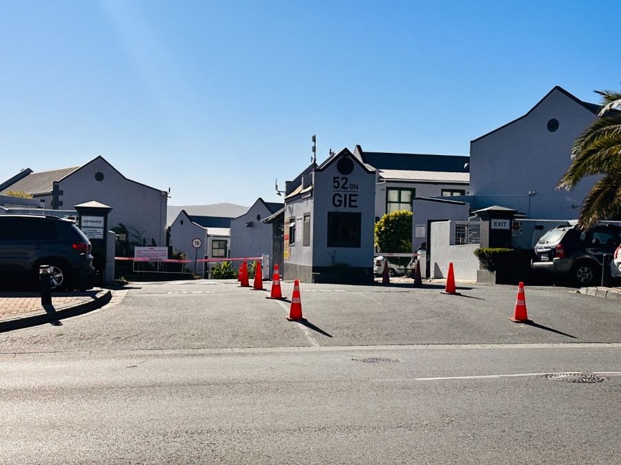 2 Bedroom Property for Sale in Table View Western Cape